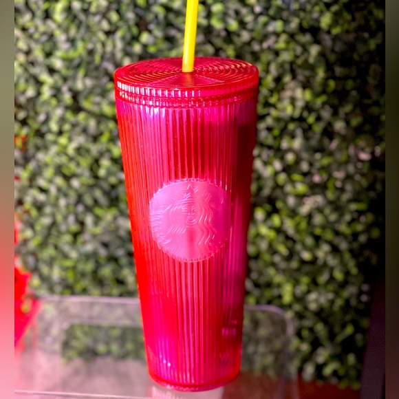 NWT💕Starbucks 2023 Summer Pleated Venti Tumbler in Neon Magenta with Gift - Picture 1 of 6